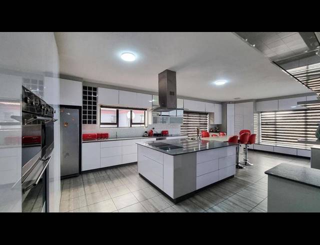 5 BEDROOM HOUSE FOR SALE IN AERORAND